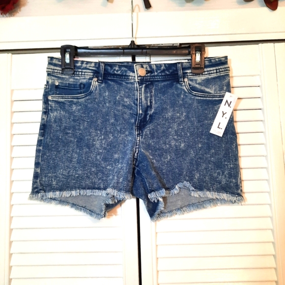 New York Laundry Pants - New York laundry distressed shorts sz 11 NWT *A1